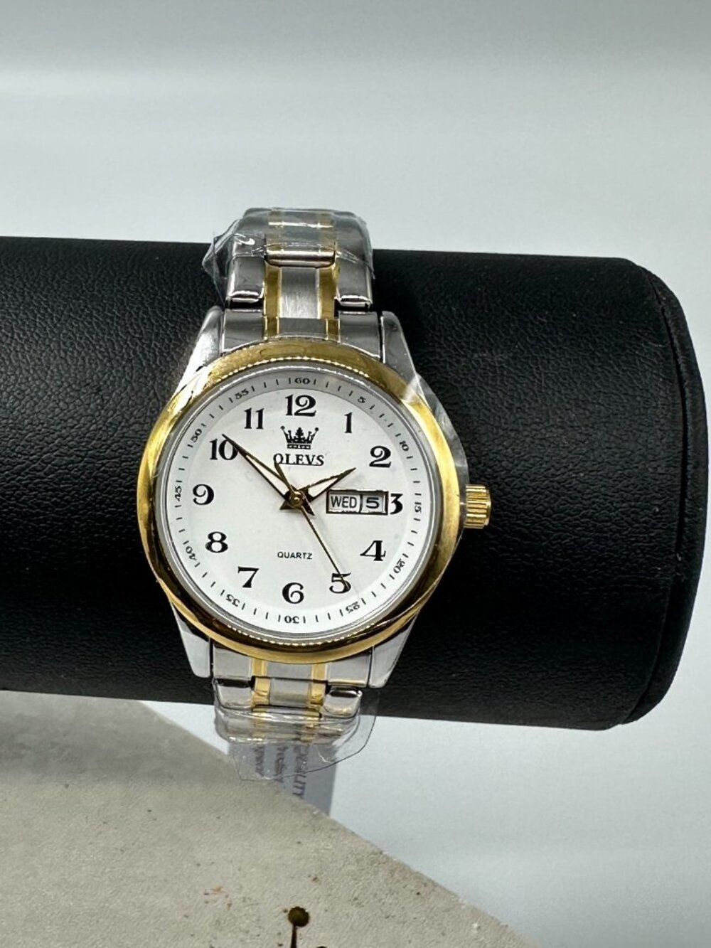 Olevs Watch Women Silver Gold Two Tone Date Window New Battery  7.25"
